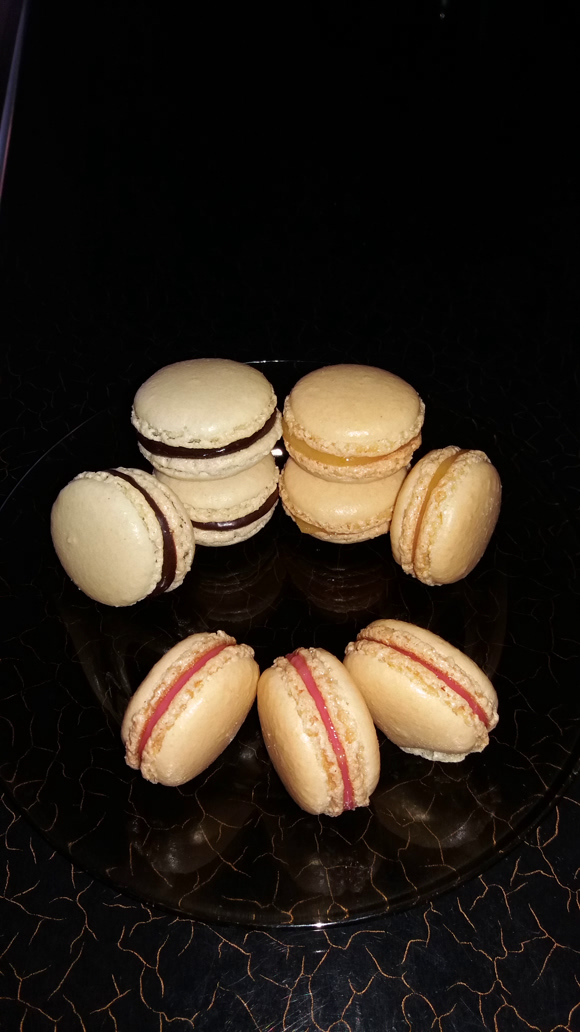 Trio mixture of macarons